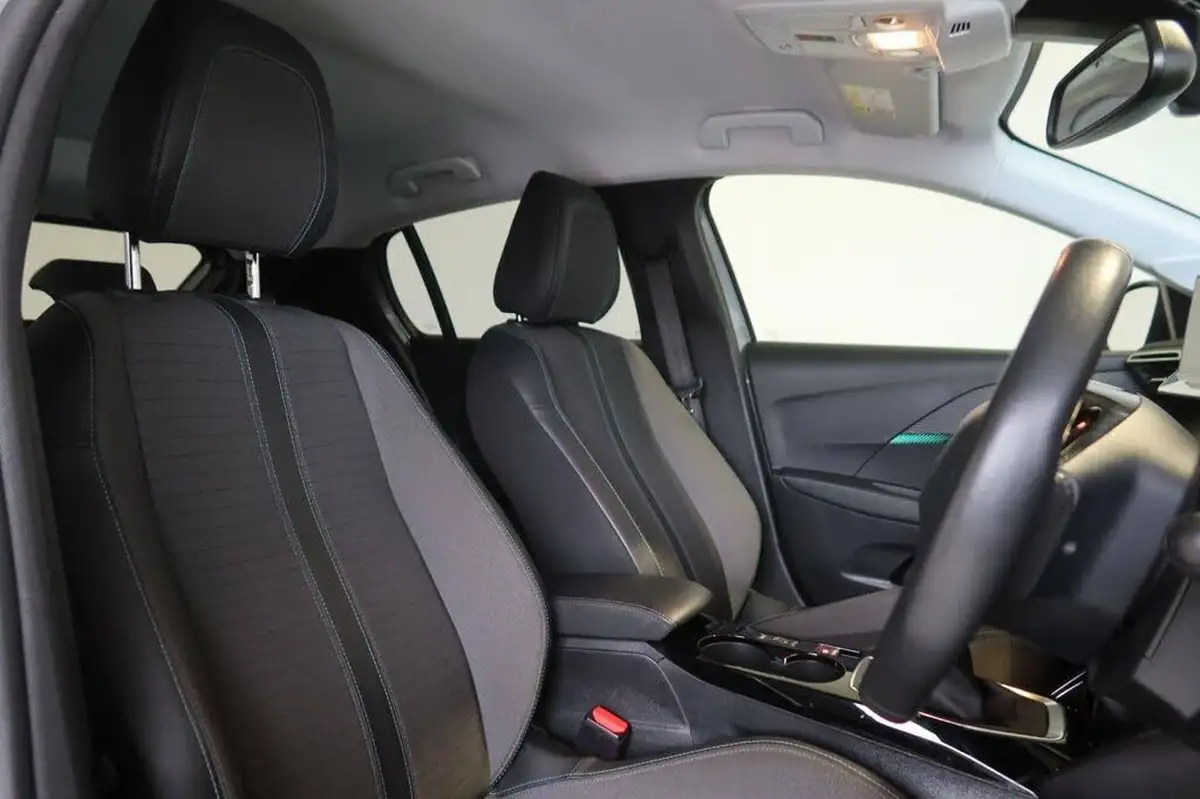 2022-peugeot-208-15-bluehdi-allure-premium-big-10