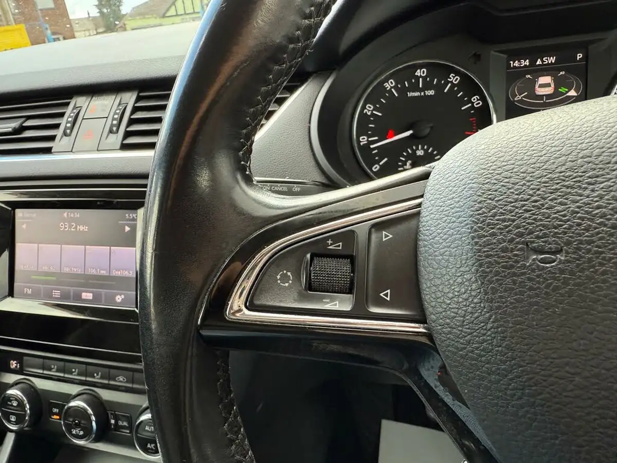 2013-skoda-octavia-14-elegance-140ps-estate-1395cc-big-35