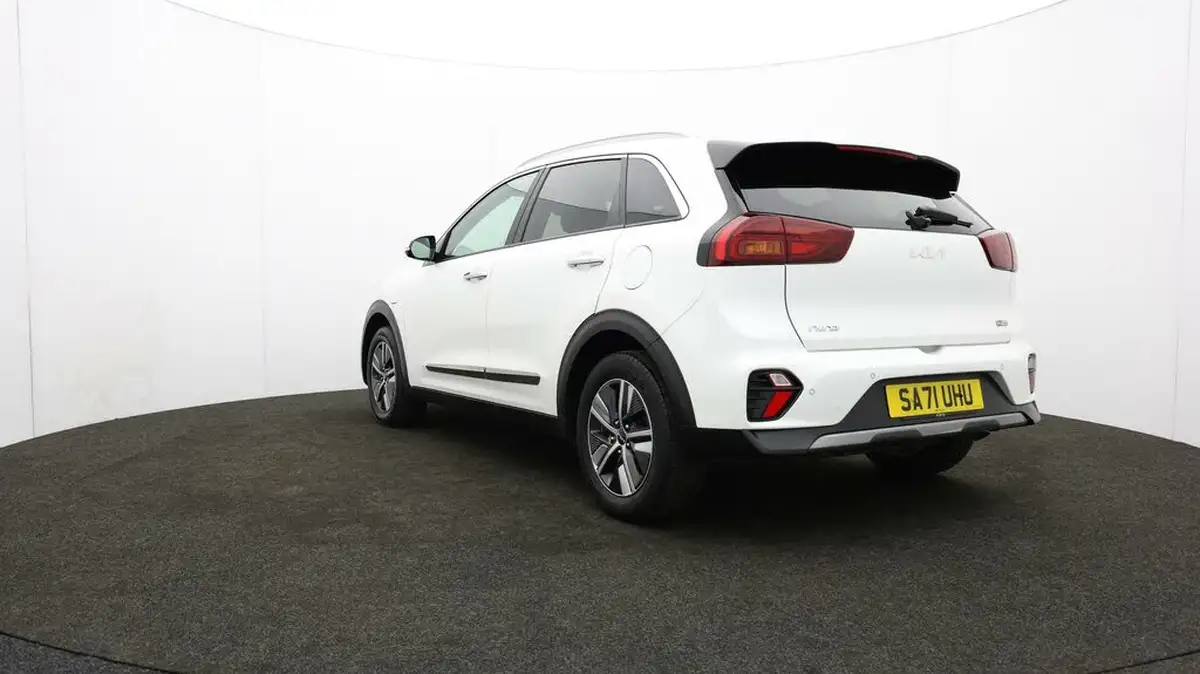2021-kia-niro-16-gdi-phev-3-42in-cluster-big-79