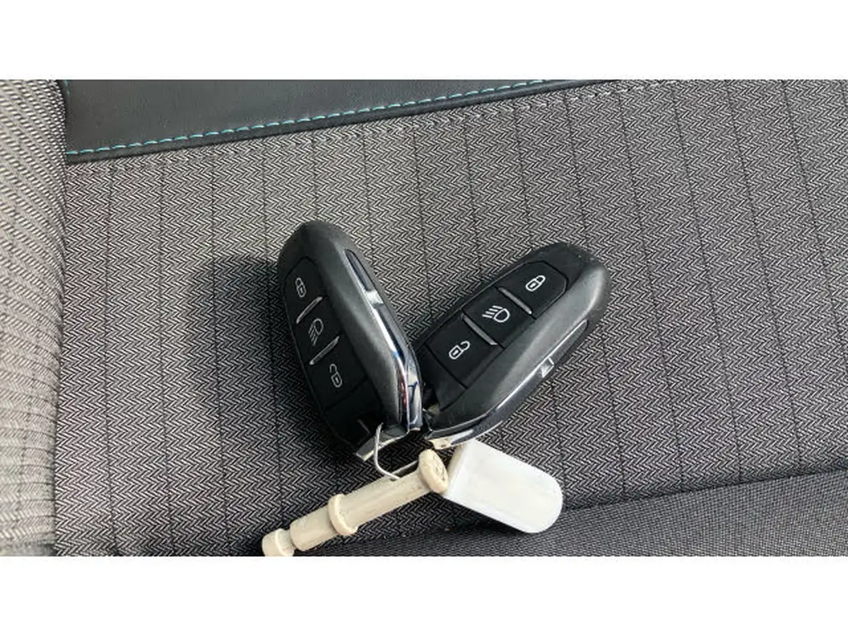 2022-peugeot-208-12-puretech-allure-premium-130bhp-eat8-big-19