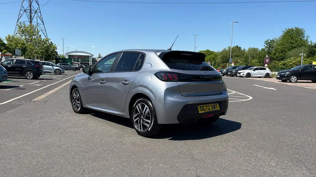 2023-peugeot-208-12-puretech-active-premium-100ps-eat8-big-4