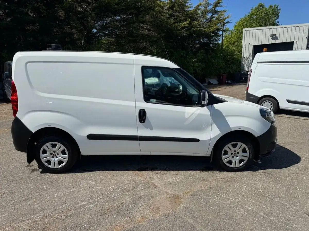 2021-fiat-doblo-cargo-13td-l1h1-80bhpeu6dt-panel-van-big-5