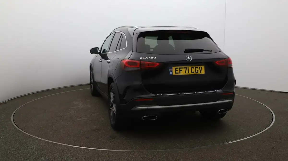 2022-mercedes-benz-gla-class-13-gla-180-amg-line-premium-plus-big-61