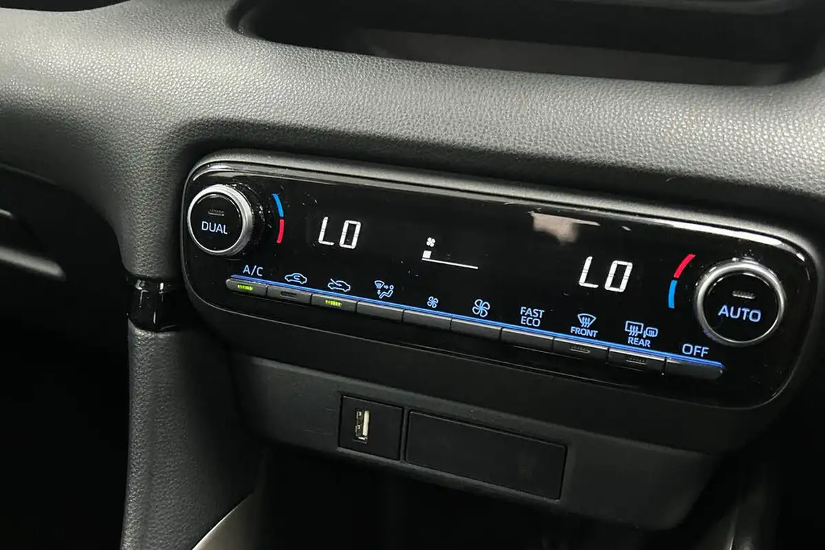 2022-mazda-mazda2-15-agile-big-17