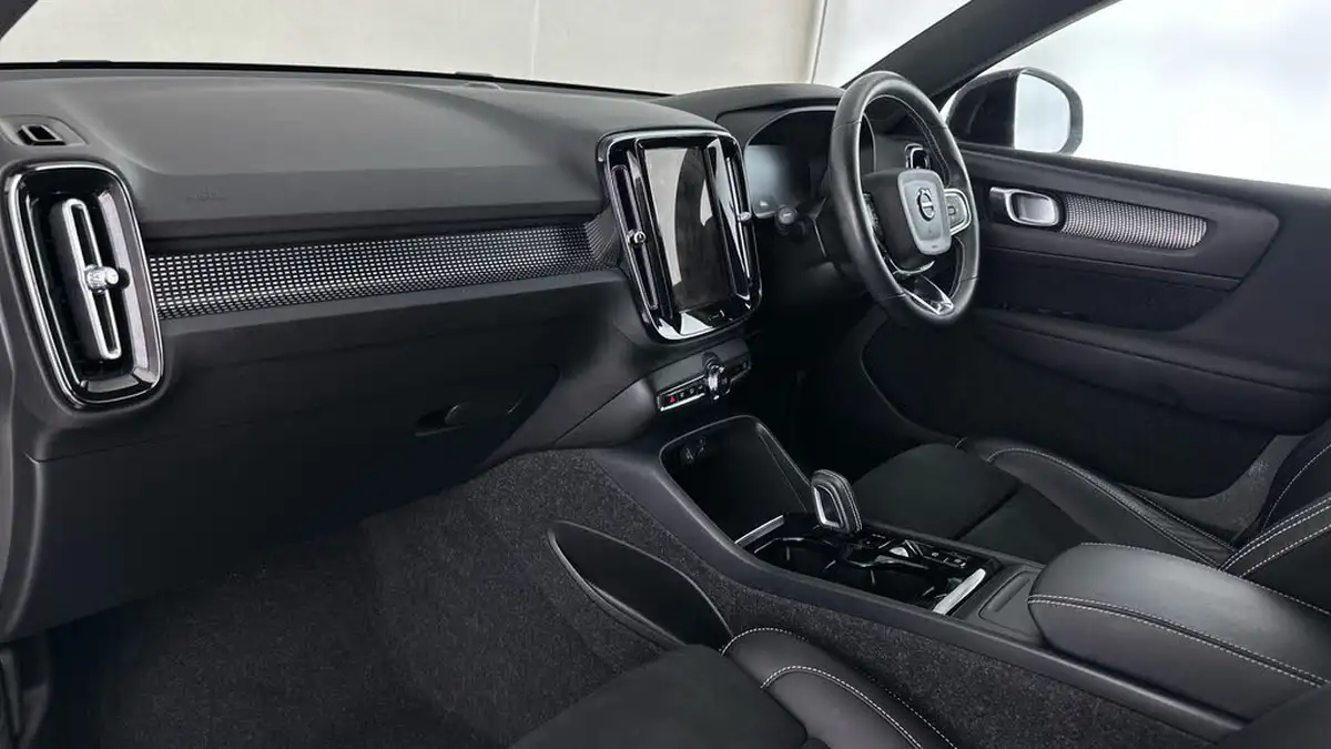 2021-volvo-xc40-15-t3-r-design-161bhp-auto-big-13