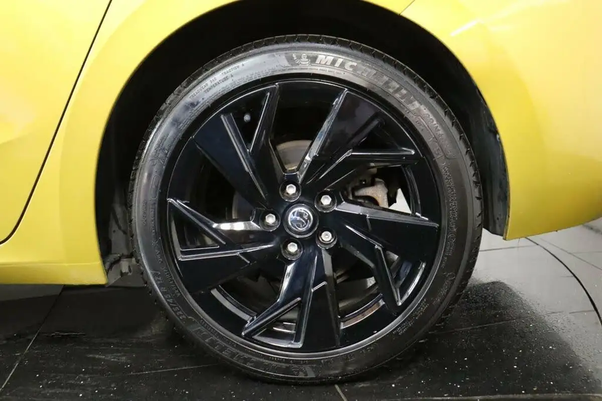 2022-vauxhall-astra-12-turbo-ultimate-auto-big-34