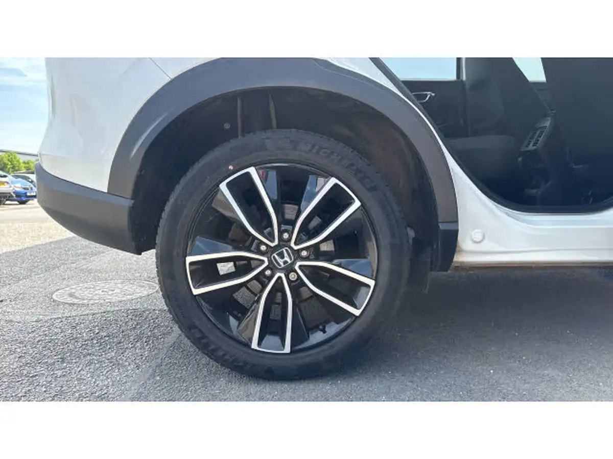2022-honda-hr-v-15-i-mmd-elegance-big-8