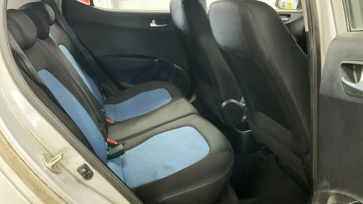 2015-hyundai-i10-12-premium-big-12