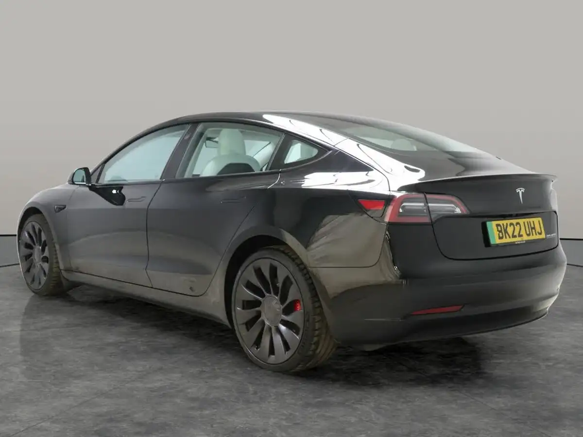 2022-tesla-model-3-e-performance-big-16