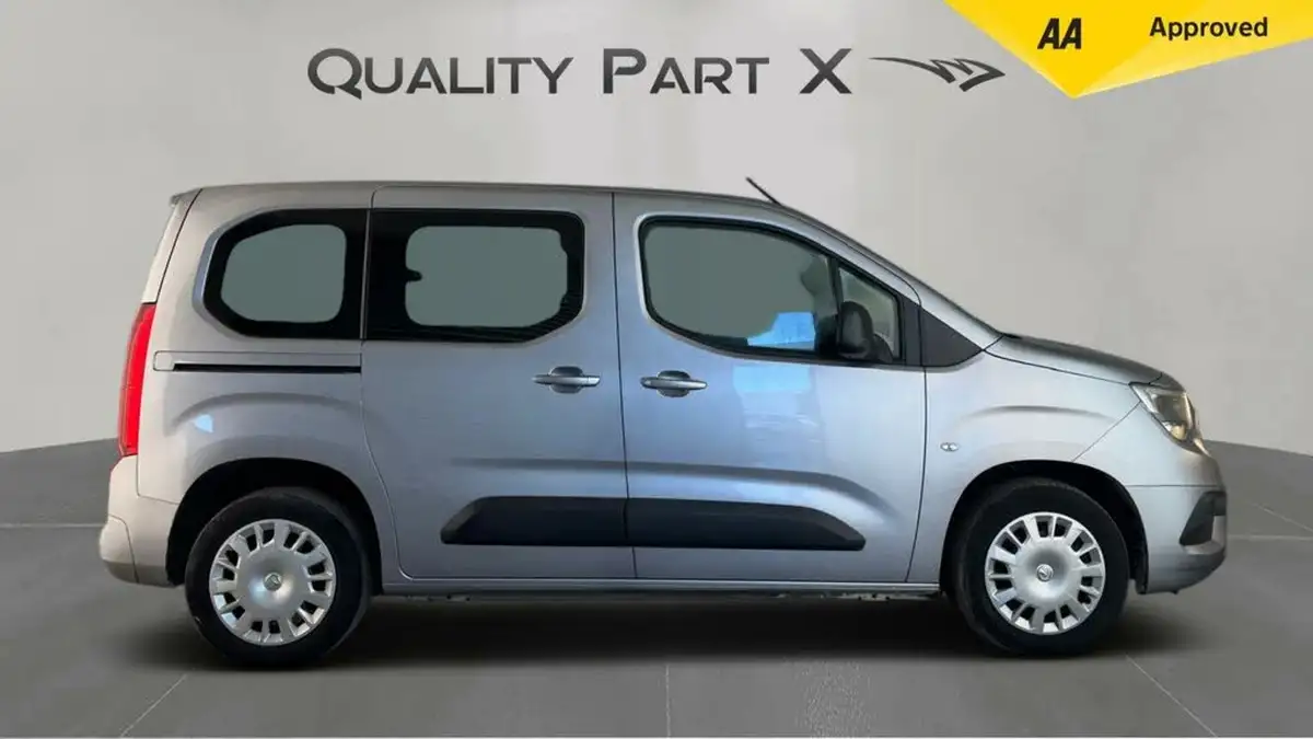 2021-vauxhall-combo-life-12i-edition-big-1