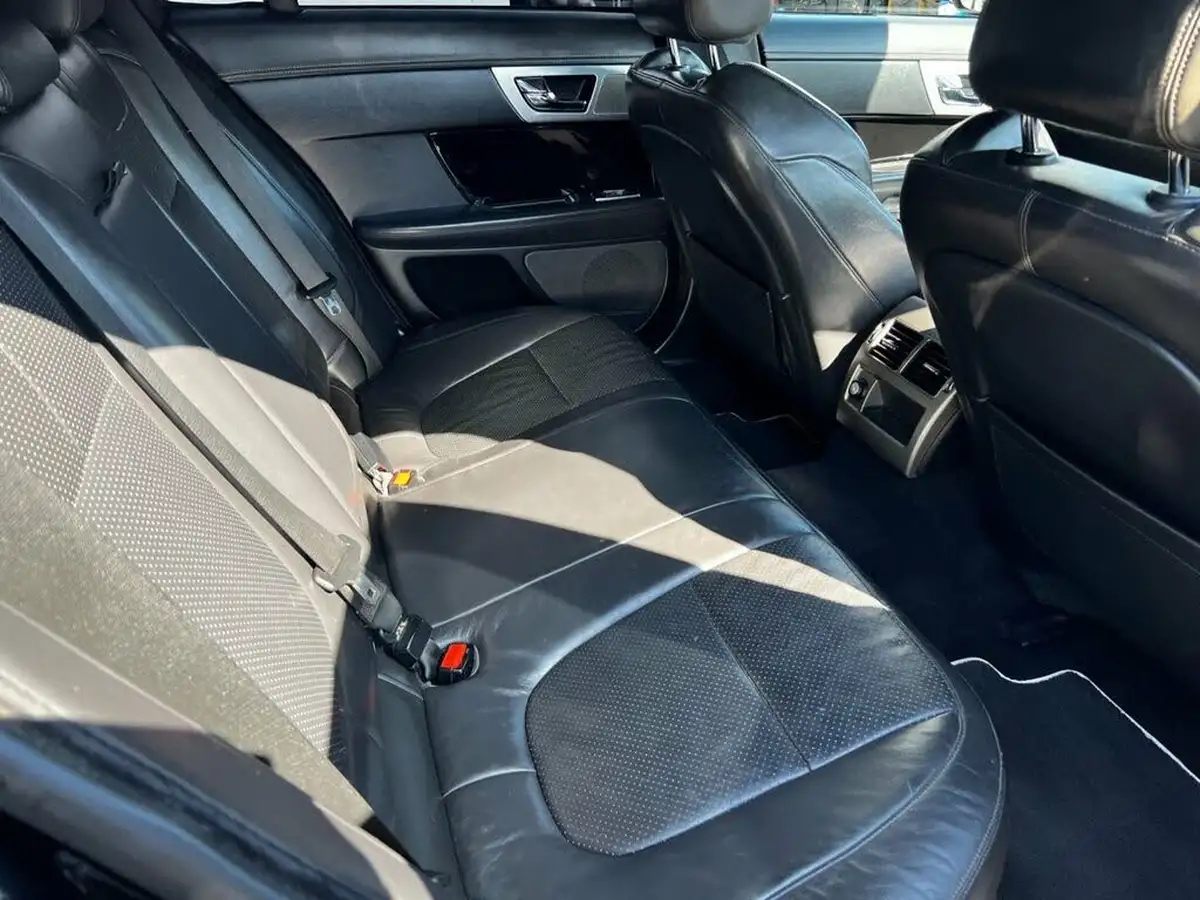 2015-jaguar-xf-30td-s-portfolio-saloon-4d-big-4