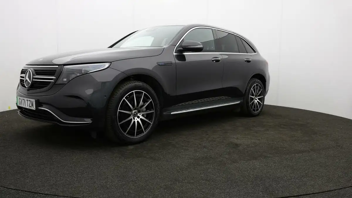 2022-mercedes-benz-eqc-e-eqc-400-amg-line-big-2