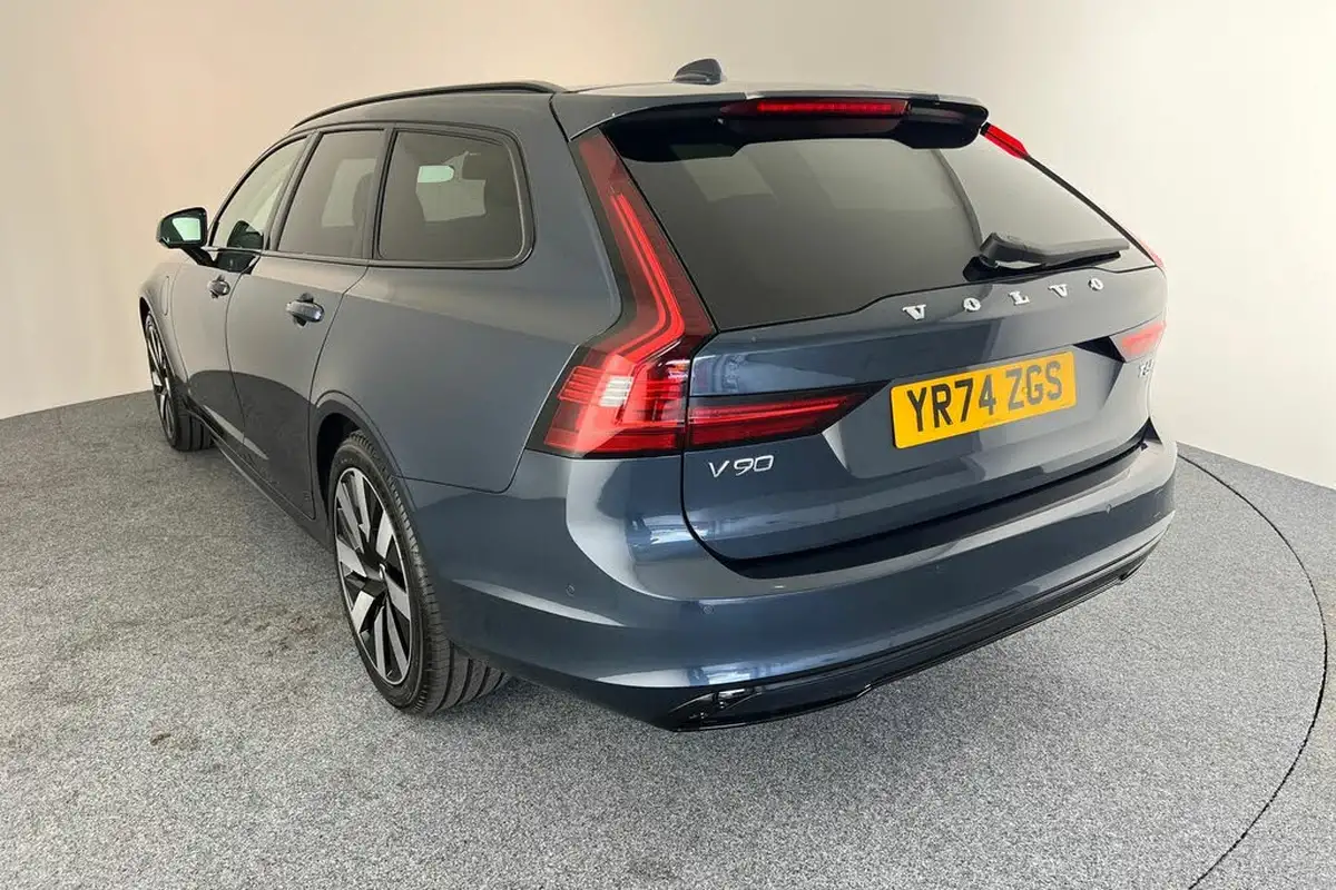 2024-volvo-v90-20-t6-r-design-big-22
