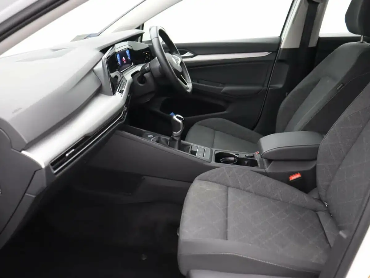 2022-volkswagen-golf-15-tsi-life-150ps-hatchback-big-12