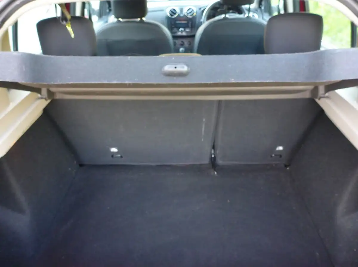 2015-dacia-sandero-09-ambiance-big-4