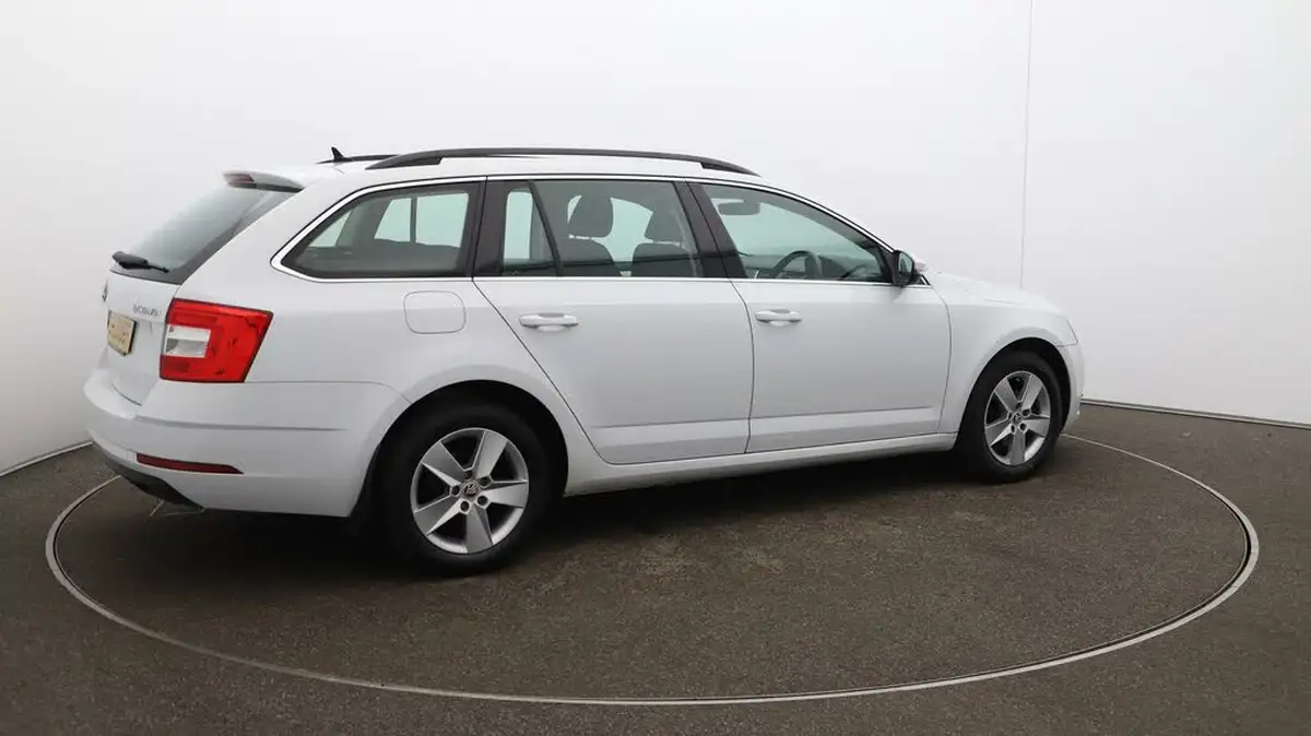 2020-skoda-octavia-16tdi-se-technology-estate-big-51