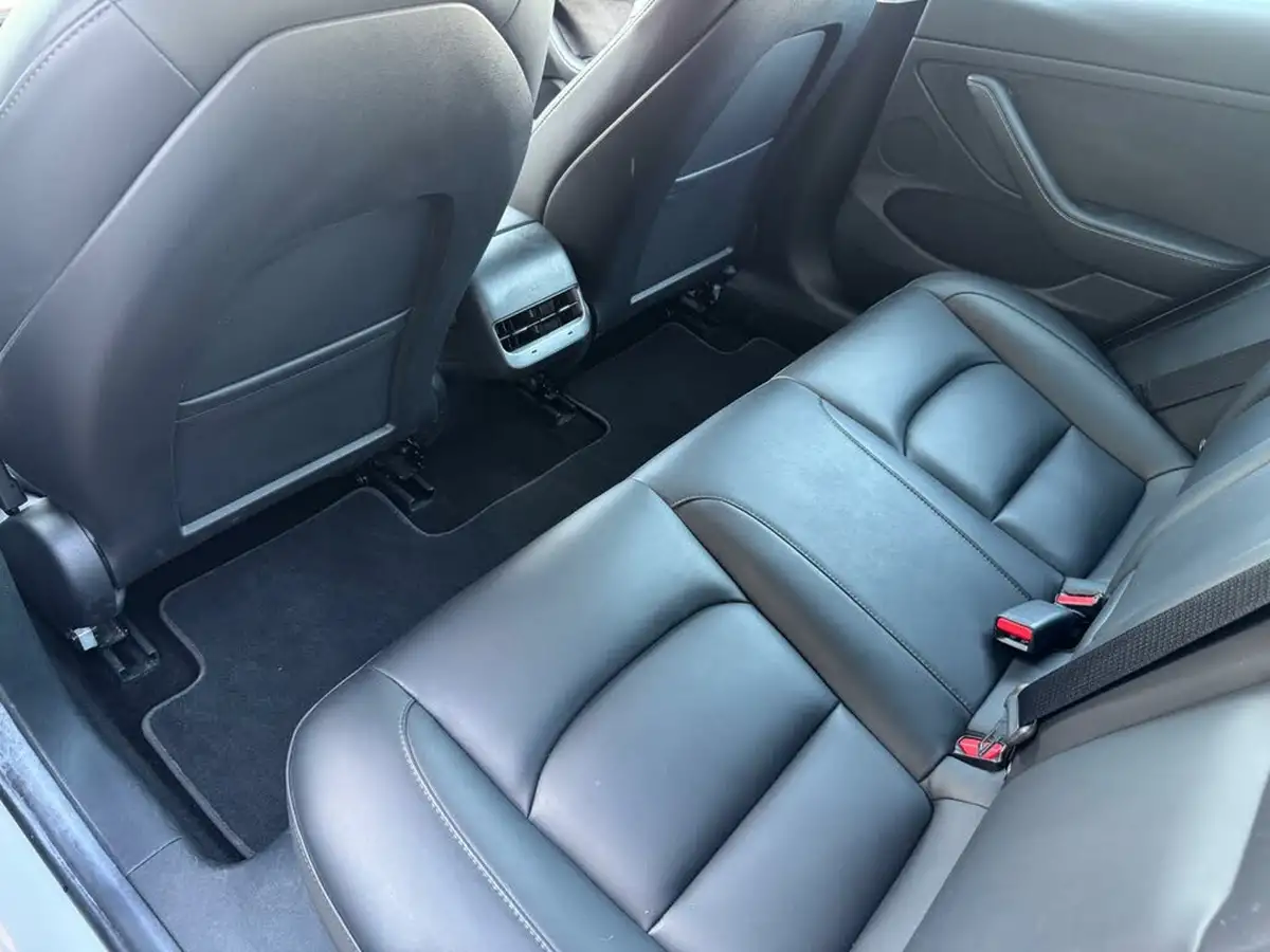 2021-tesla-model-3-e-long-range-awd-big-39
