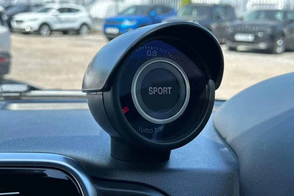 2021-abarth-595-14-tjet-big-21
