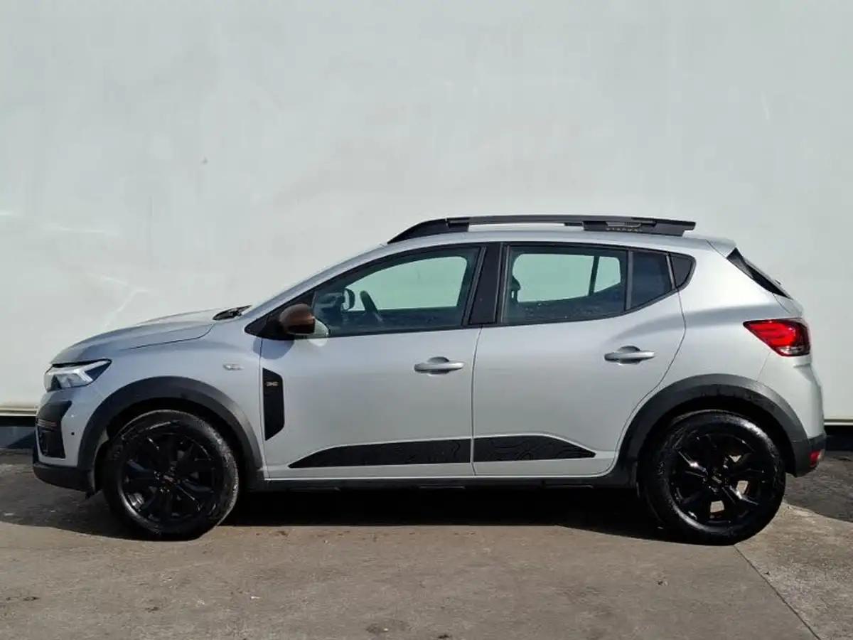 2023-dacia-sandero-stepway-10-tce-essential-90bhp-big-3