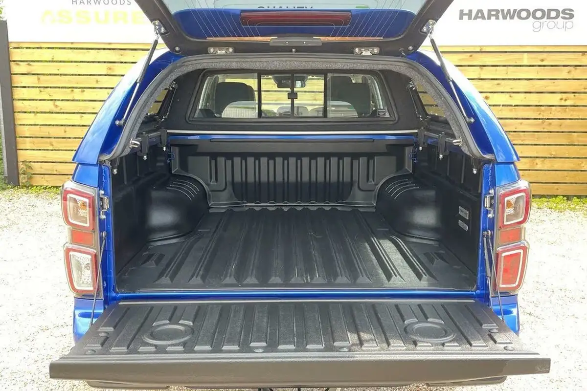 2024-isuzu-d-max-19td-dl40-auto-big-18
