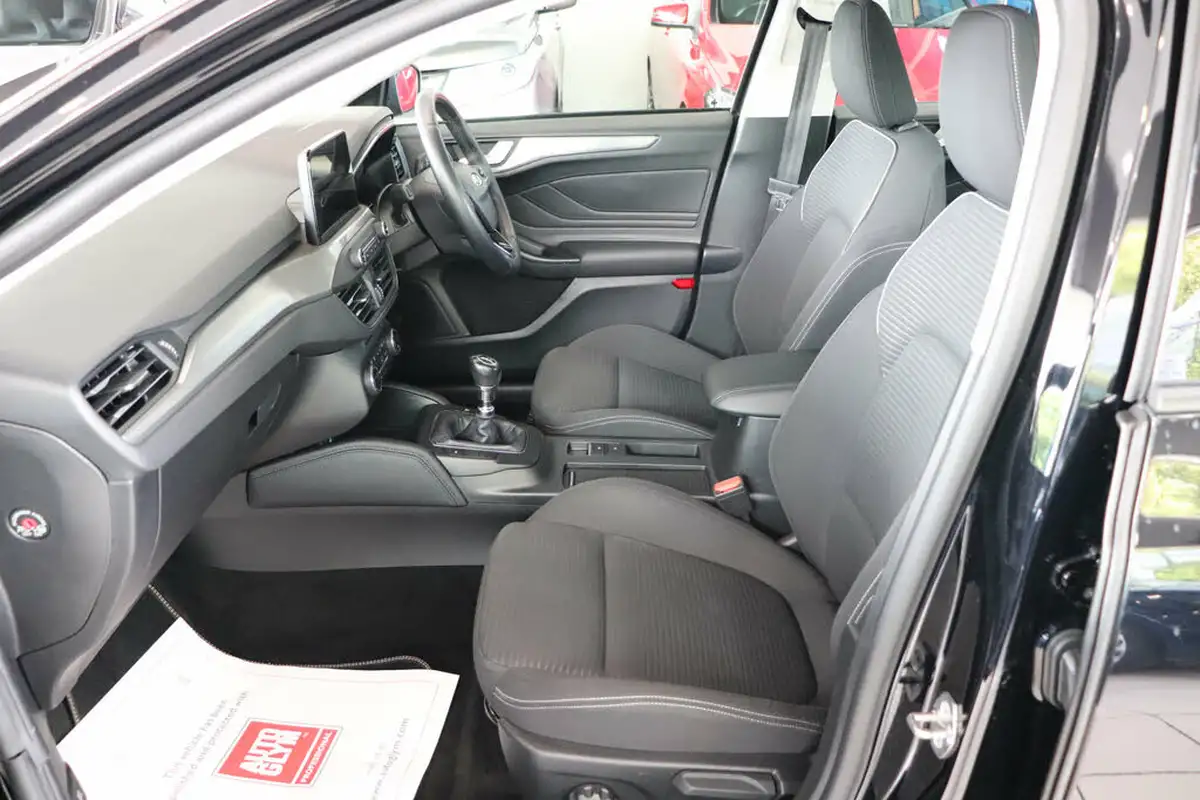 2019-ford-focus-10t-titanium-ss-hatchback-big-45