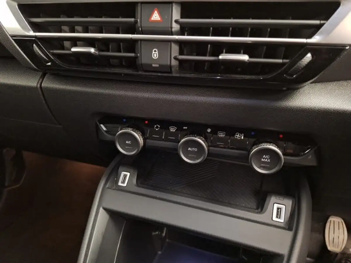 2022-citroen-c4-12-puretech-shine-130ps-big-14