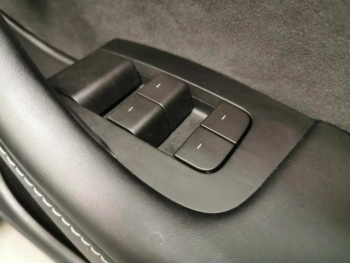 2023-tesla-model-y-e-rwd-big-20