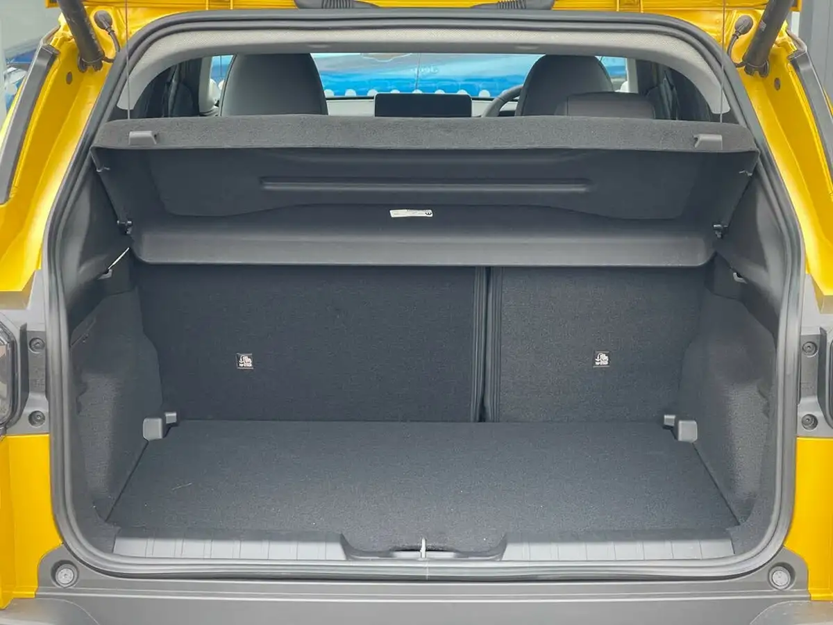 2024-jeep-avenger-12-gse-altitude-big-11