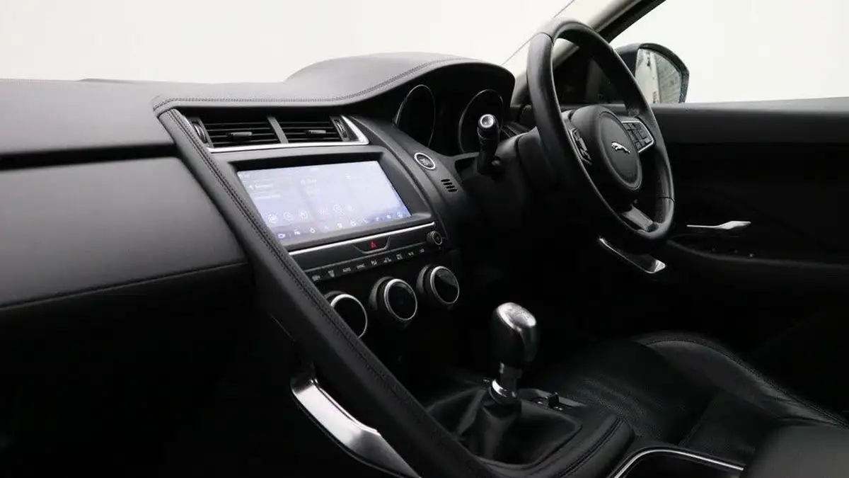 2019-jaguar-e-pace-20-i4d-s-big-6