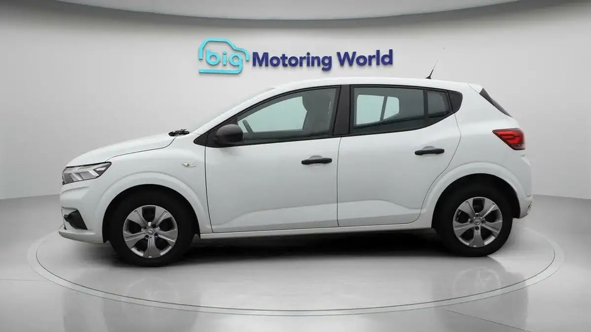 2022-dacia-sandero-10-sce-essential-big-4