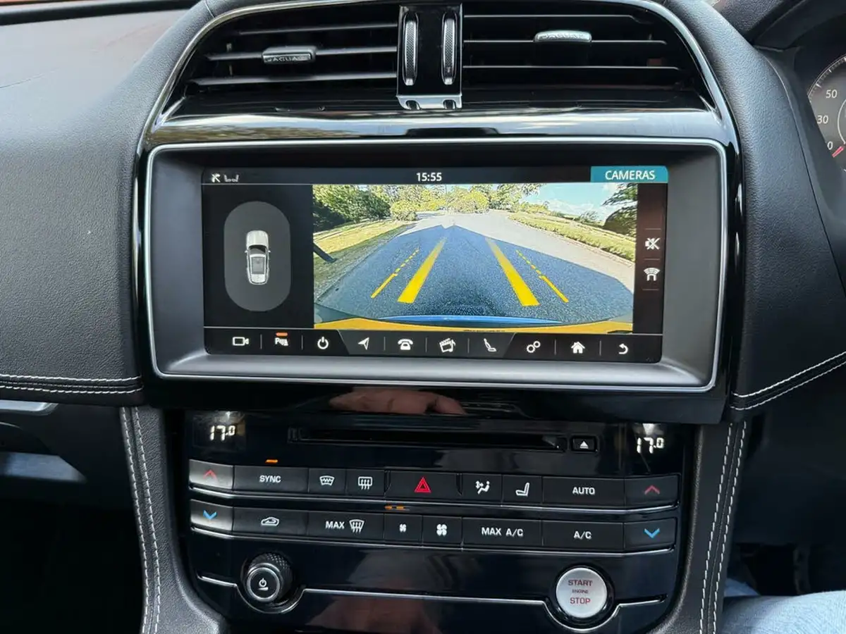 2020-jaguar-f-pace-20-i4d-chequered-flag-180ps-big-5