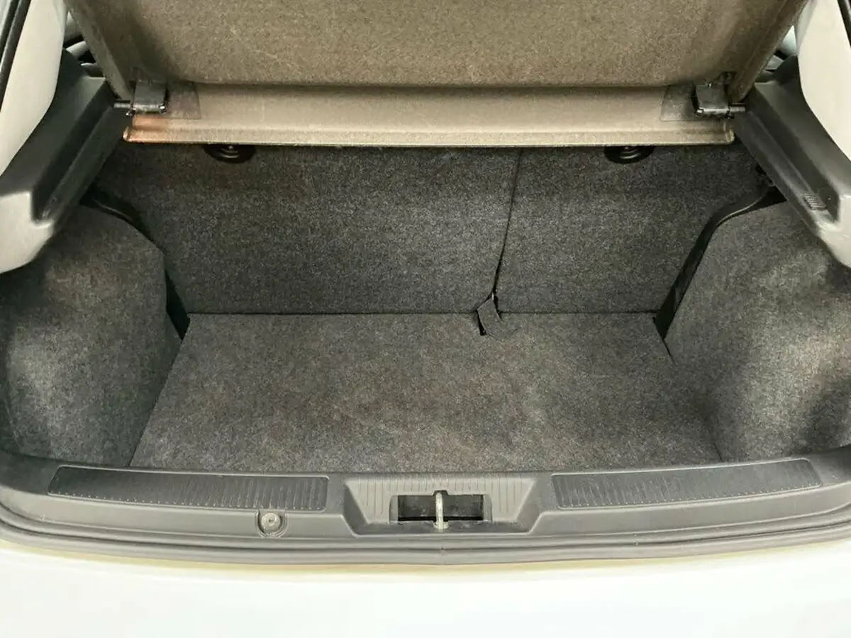 2013-fiat-punto-12-easy-no-ss-5d-big-30
