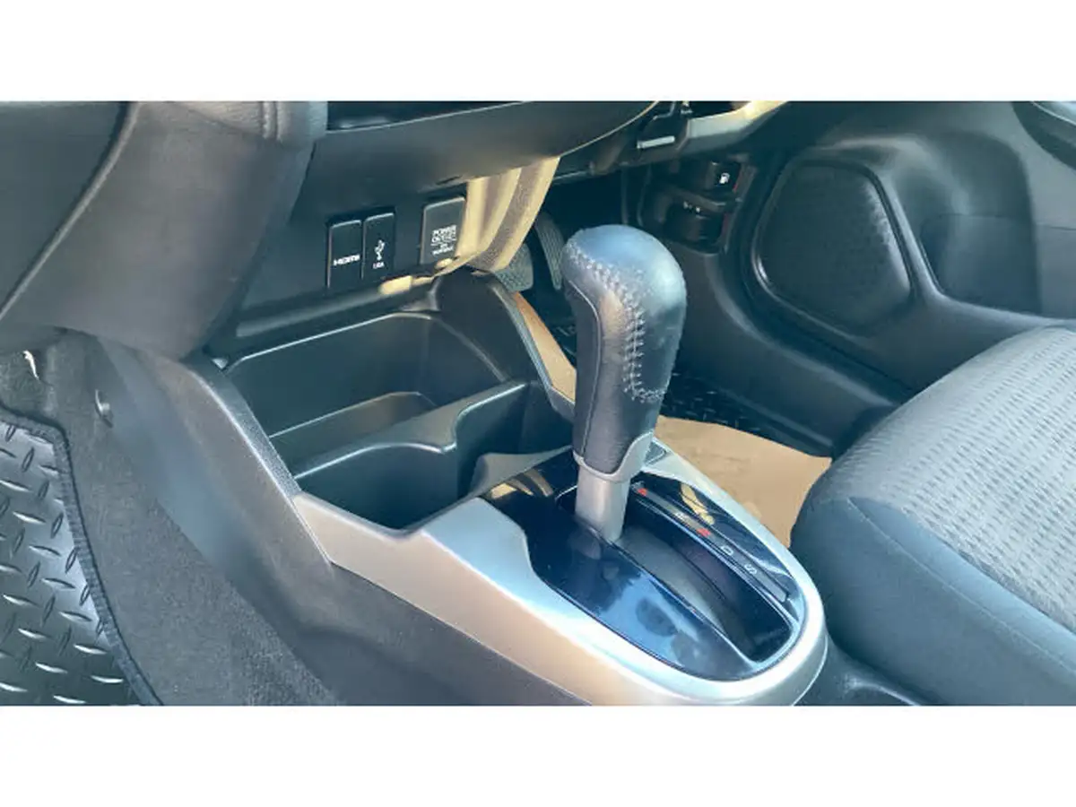 2020-honda-jazz-13-i-vtec-ex-navi-cvt-big-12