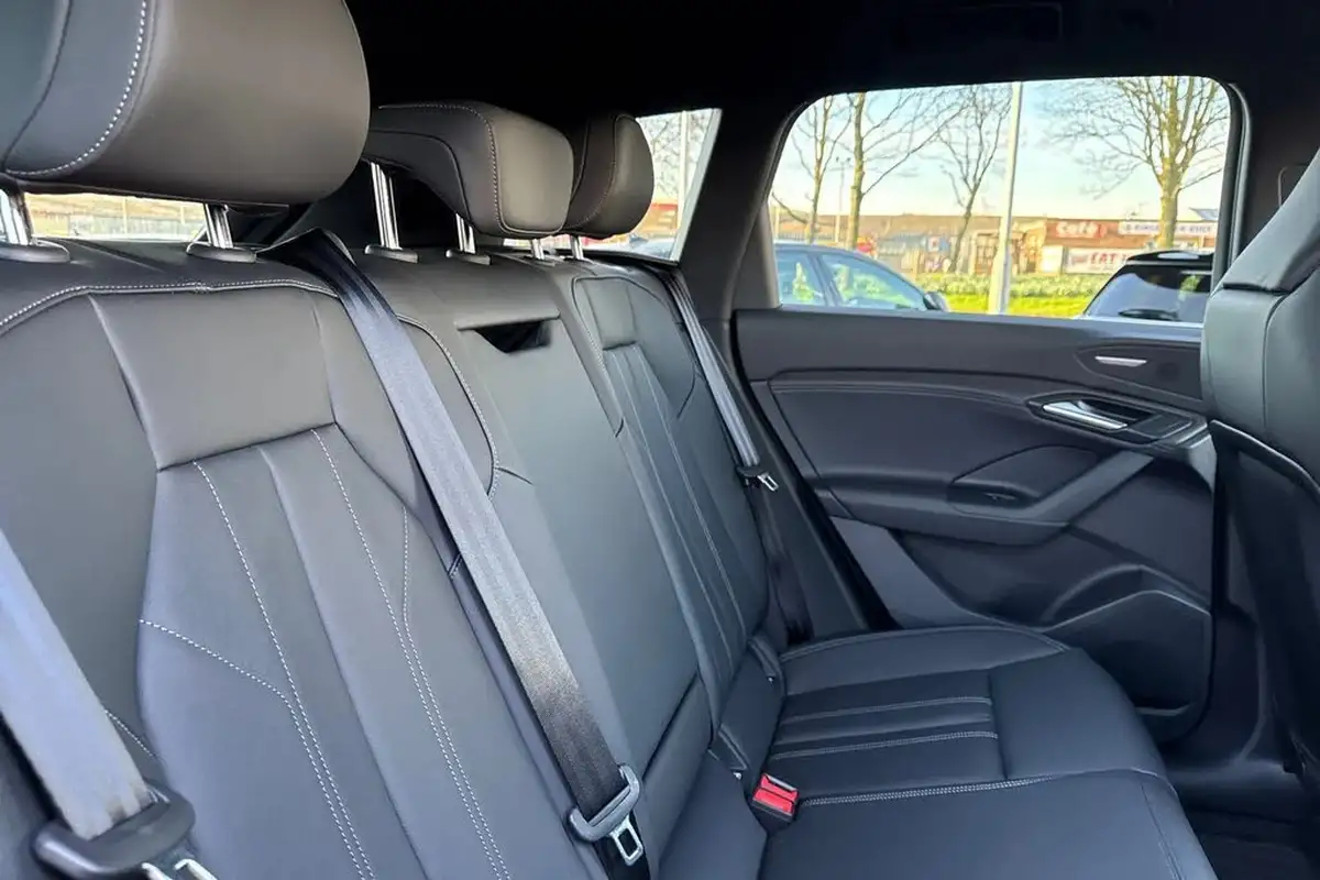 2025-audi-q6-e-tron-e-s-line-326ps-performance-suv-auto-big-17
