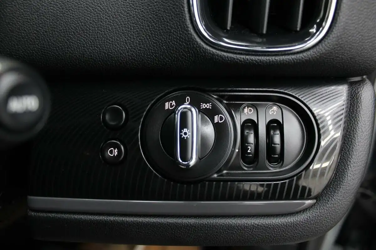 2019-mini-countryman-15-cooper-exclusive-ss-big-24