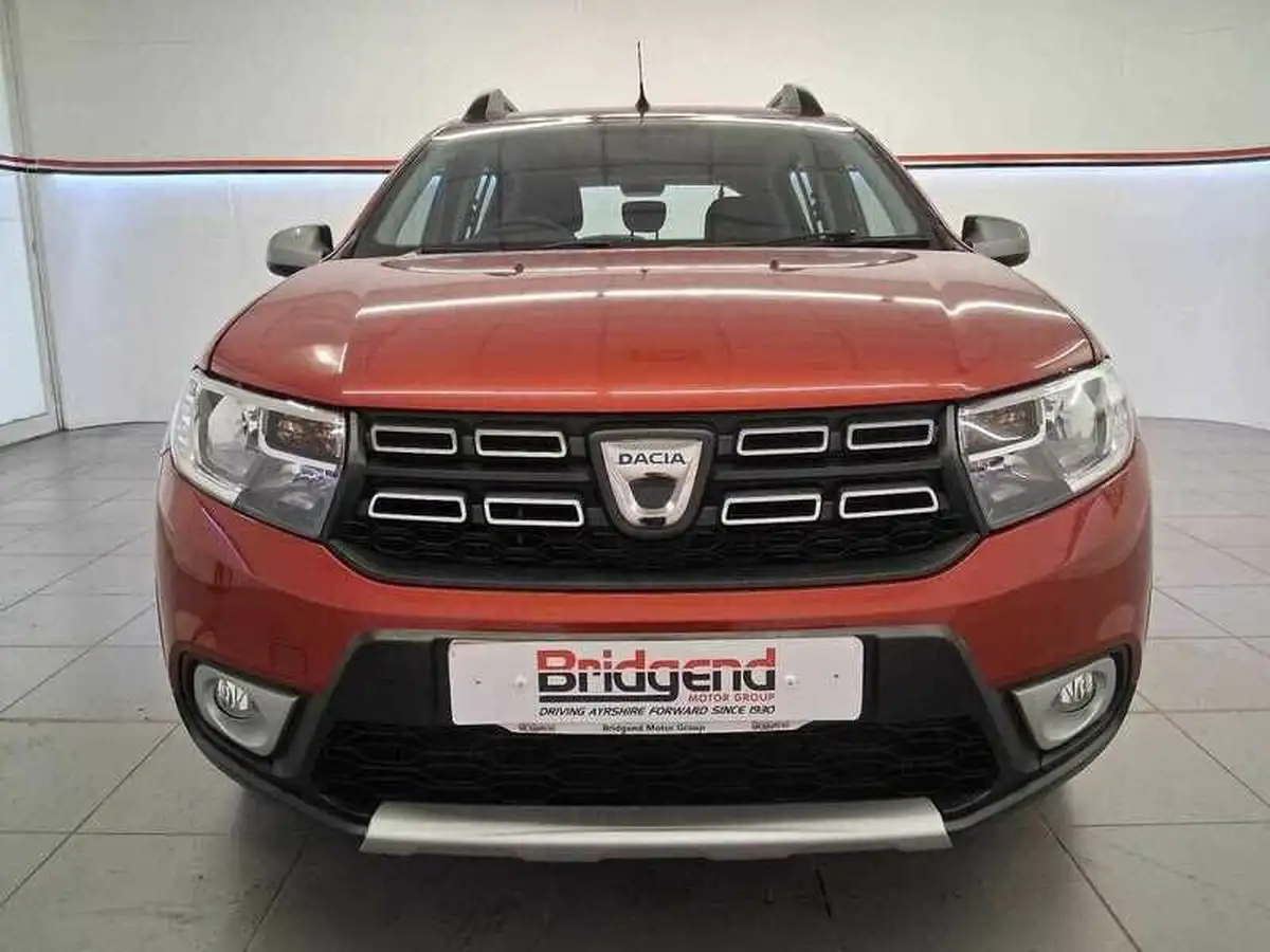 2019-dacia-sandero-stepway-09-tce-essential-big-1