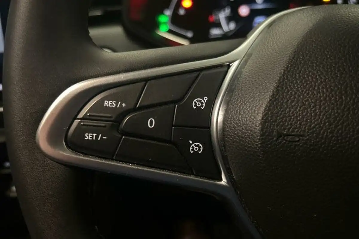 2022-renault-clio-10-tce-evolution-big-24