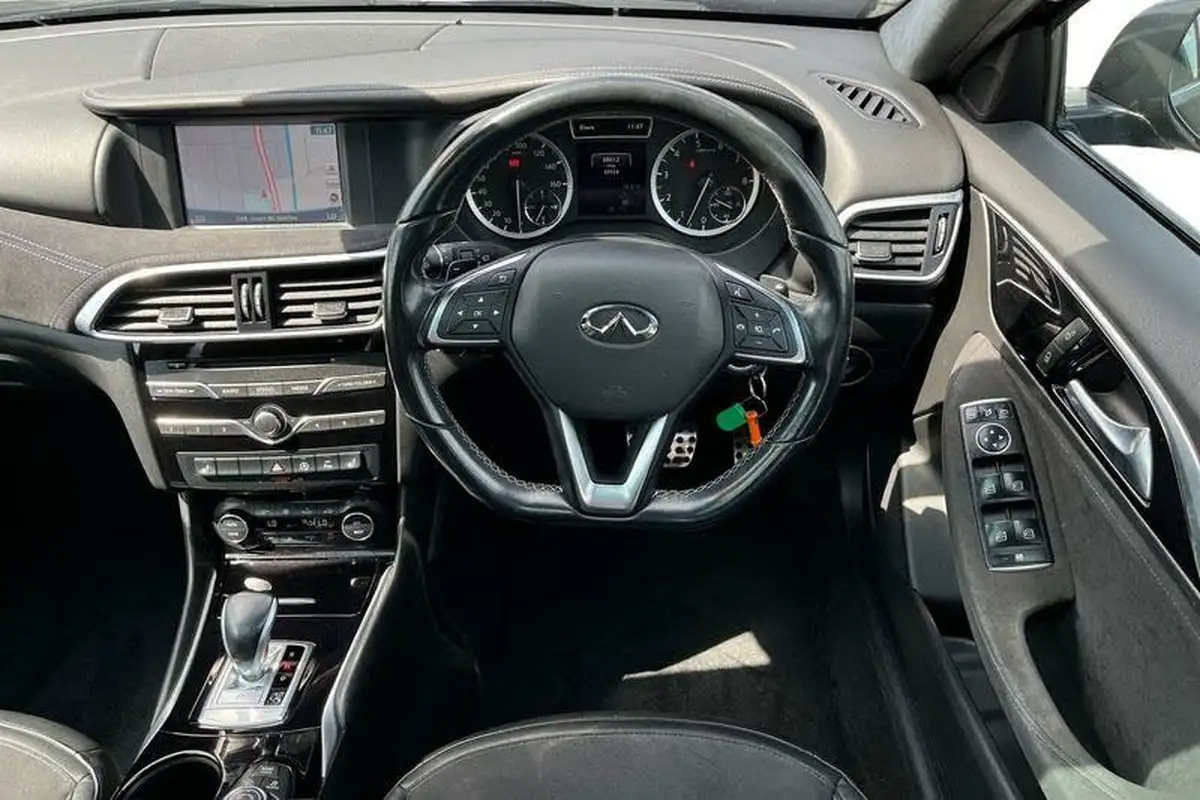 2018-infiniti-q30-20-sport-intouch-awd-auto-big-10