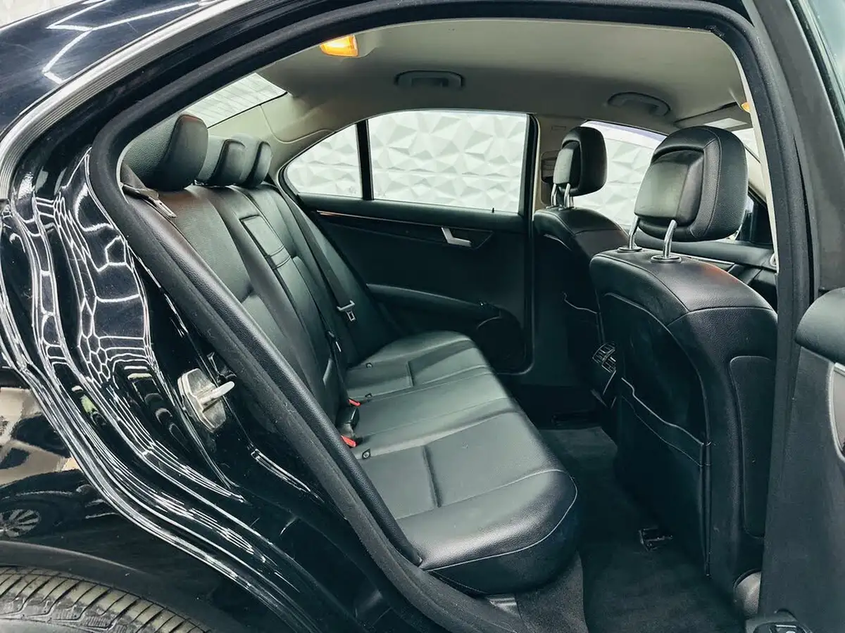 2012-mercedes-benz-c-class-21cdi-c200-cdi-executive-se-saloon-4d-big-18
