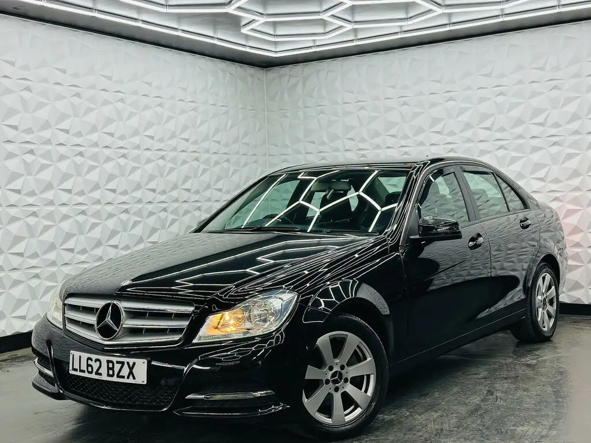 2012-mercedes-benz-c-class-21cdi-c200-cdi-executive-se-saloon-4d-big-42