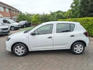 2014-dacia-sandero-12-ambiance-small-10