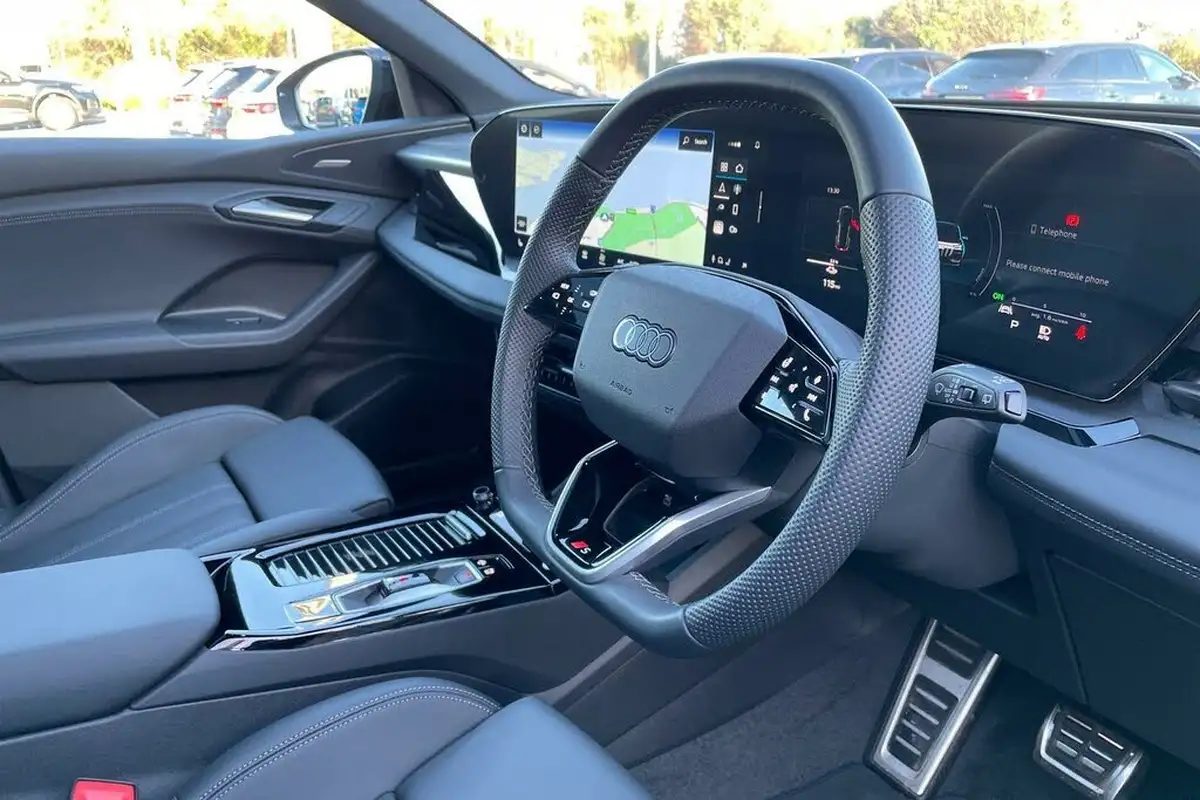 2024-audi-q6-e-tron-big-23