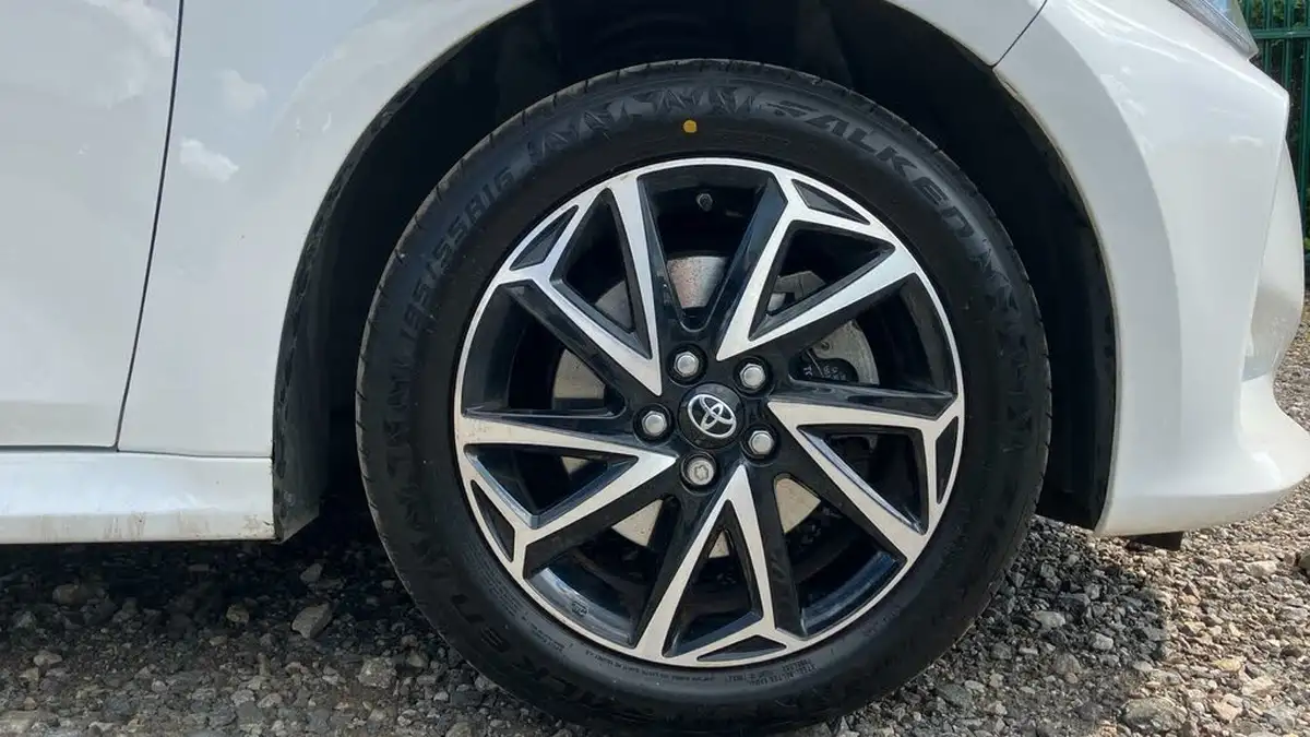 2021-toyota-yaris-15-vvt-i-design-big-17