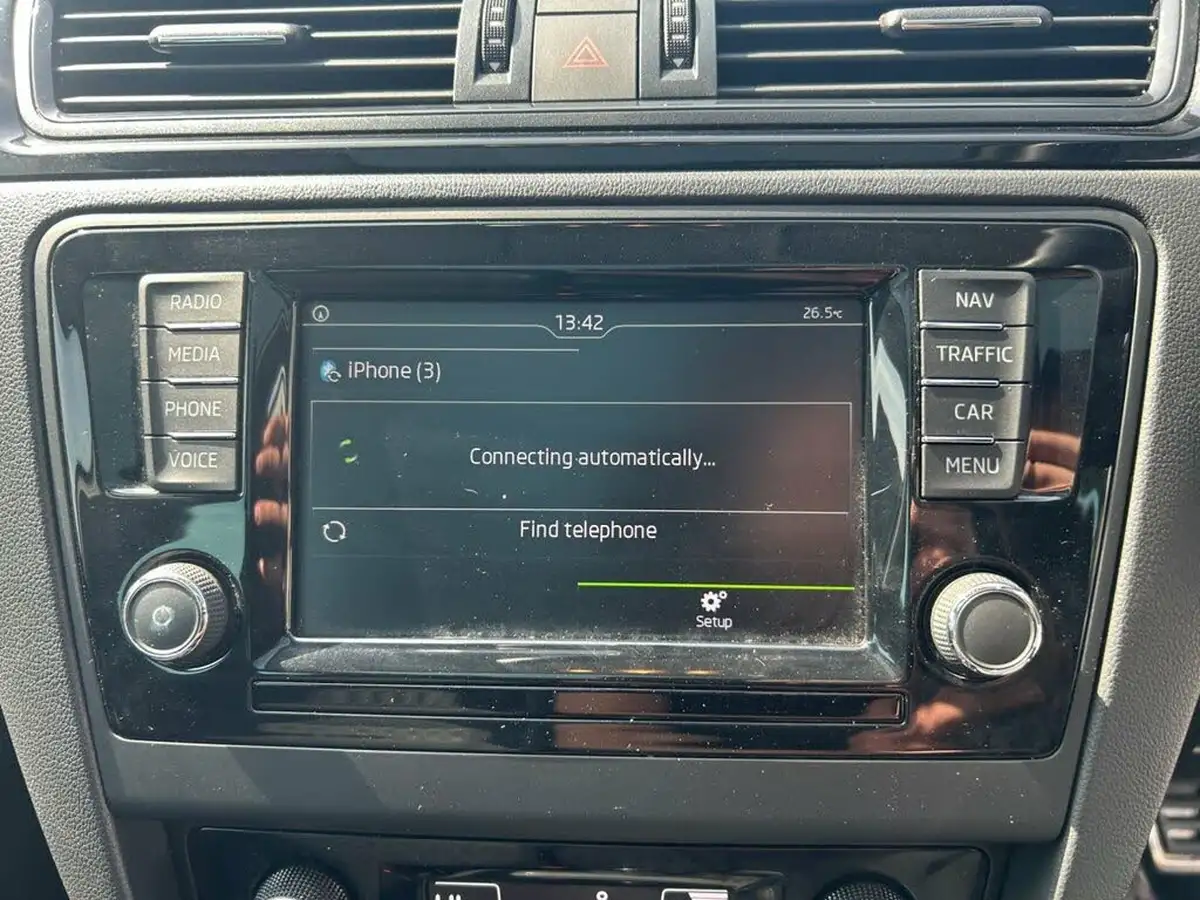 2015-skoda-rapid-spaceback-12-tsi-se-sport-big-30