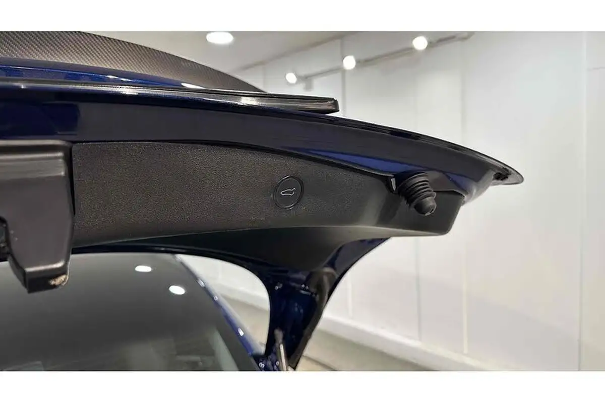 2022-tesla-model-3-e-performance-big-55