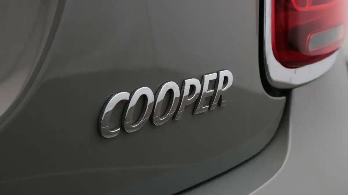 2022-mini-cooper-15-cooper-classic-hatchback-3d-auto-big-21