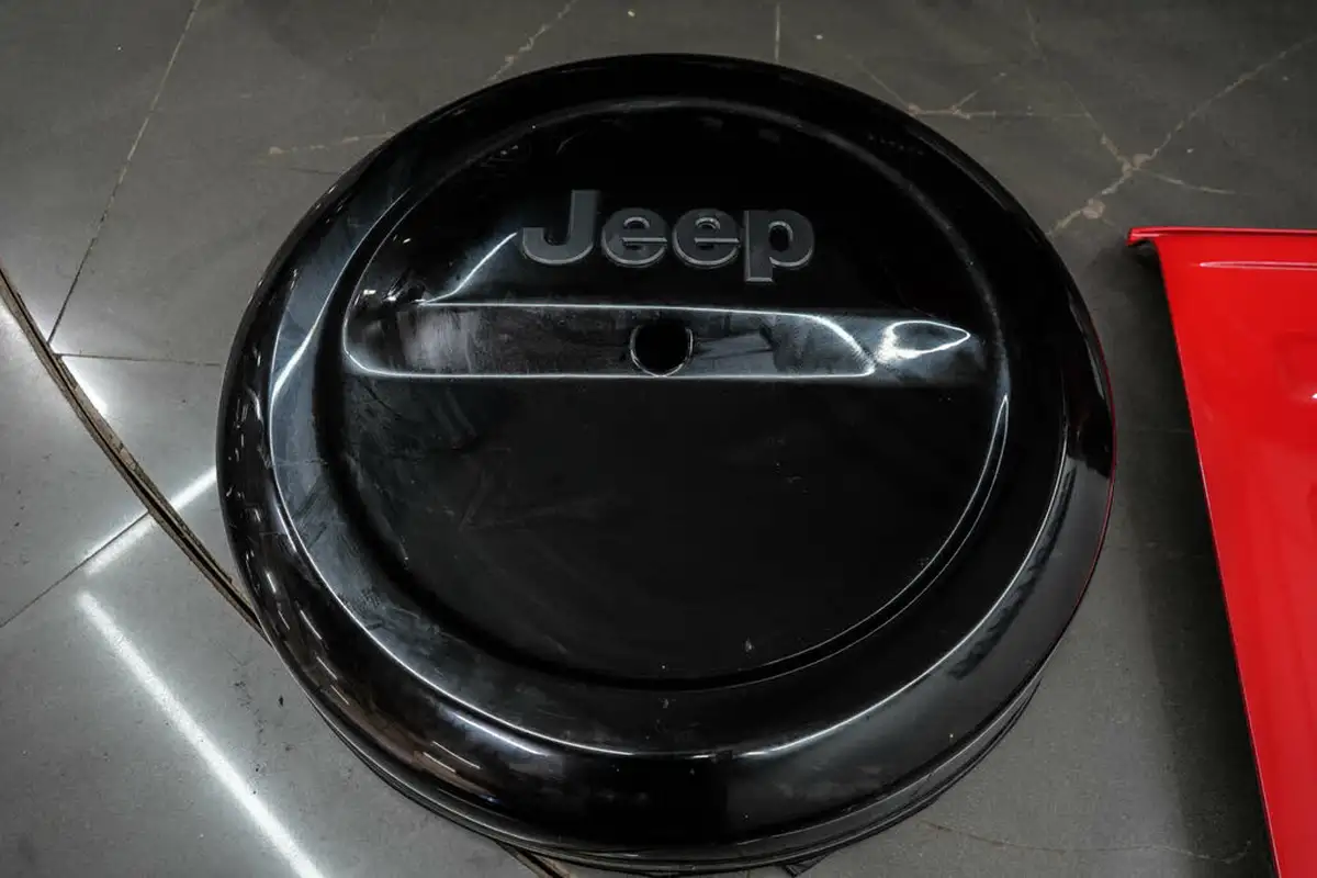 2019-jeep-wrangler-20-gme-overland-hard-5d-big-17