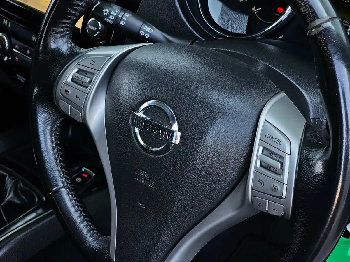 2015-nissan-x-trail-20td-acenta-big-23