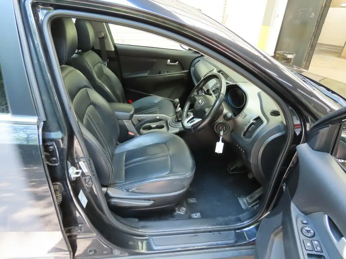 2014-kia-sportage-20td-kx-3-sat-nav-big-8