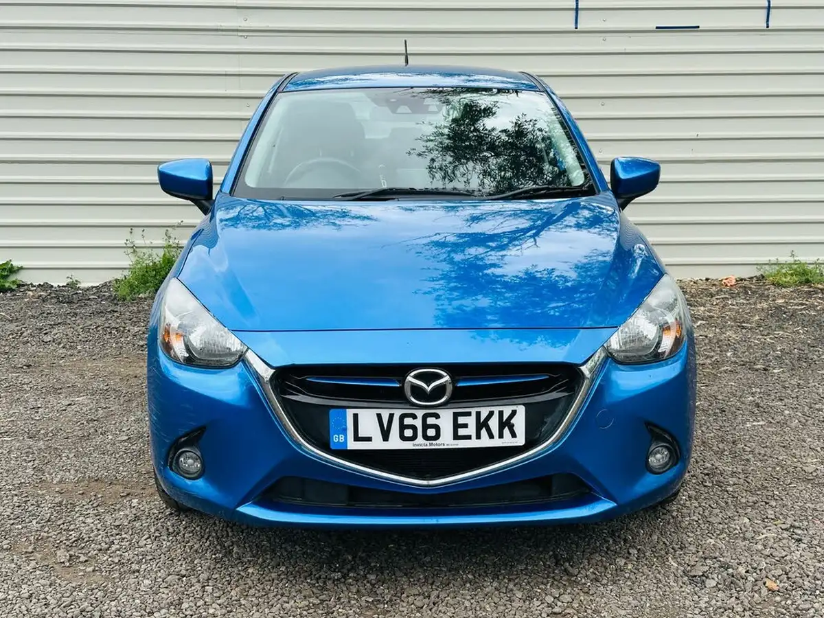 2016-mazda-mazda2-15-sport-nav-90ps-big-2